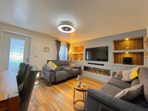 Lounge- click for photo gallery